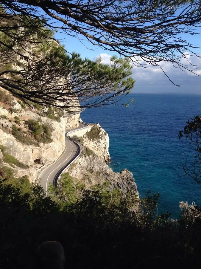 Crosa Tra Le Nuvole Villa Borgio Verezzi 0*,  Italy
